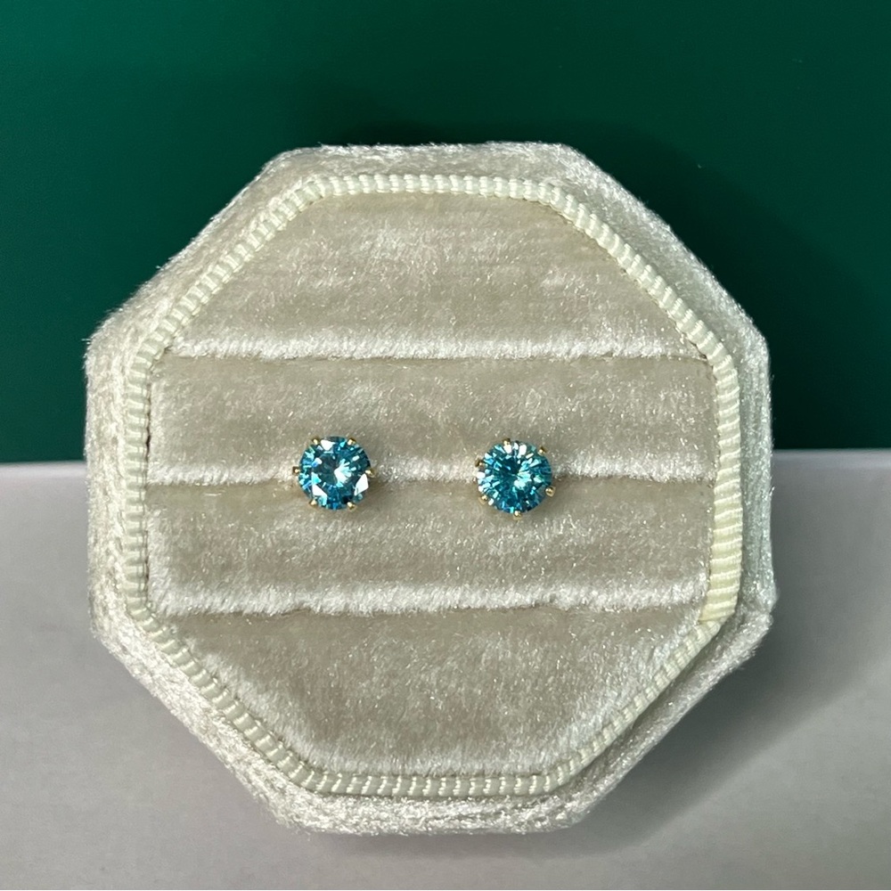 14k Gold Blue Cubic Zirconia Stud Earrings 5.25mm - Picture 7 of 7
